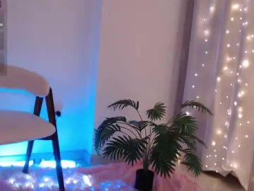 Zeeeme  live sex cam