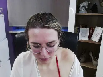 Soft-zoey  live sex cam