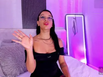 Zoee-martiins  live sex cam