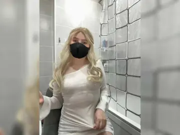 Aweanoraa  live sex cam