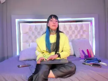 Izzy-Moon  live sex cam