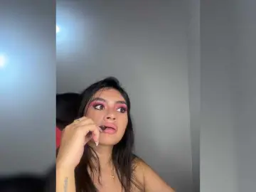MiaFoxmml  live sex cam