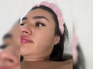 MiaFoxmml  live sex cam