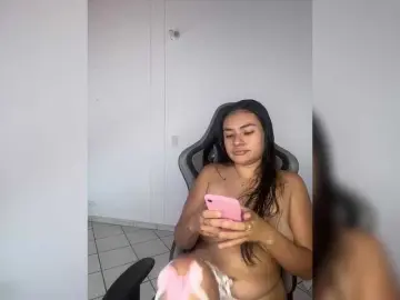 MiaFoxmml  live sex cam