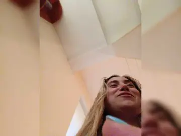 SurfinBird  live sex cam