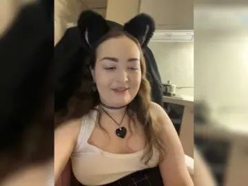 -tiny-nika-  live sex cam