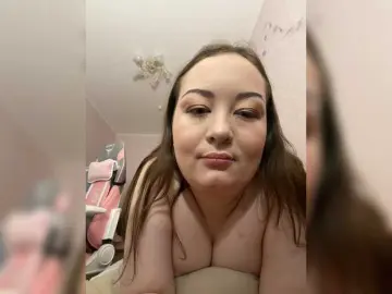 -tiny-nika-  live sex cam