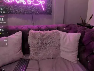 Lilo111  live sex cam