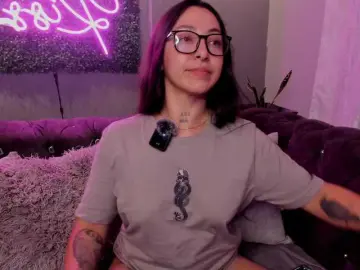 Lilo111  live sex cam