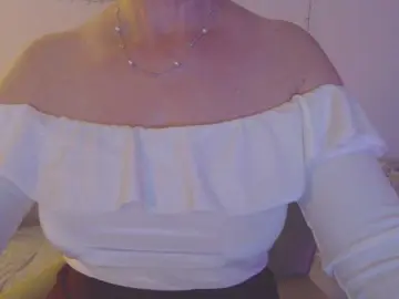 GoodSnowQueen  live sex cam