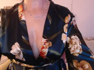 GoodSnowQueen  live sex cam