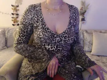 GoodSnowQueen  live sex cam