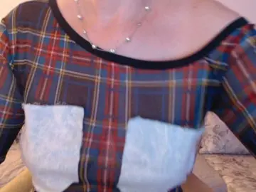 GoodSnowQueen  live sex cam