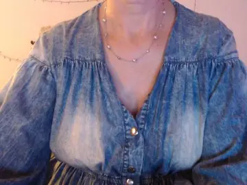 GoodSnowQueen  live sex cam