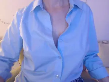 GoodSnowQueen  live sex cam