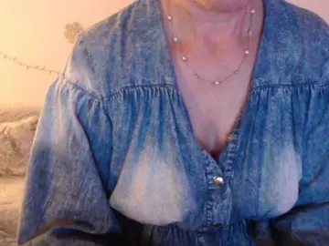 GoodSnowQueen  live sex cam