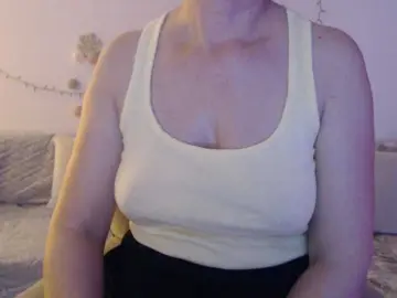 GoodSnowQueen  live sex cam