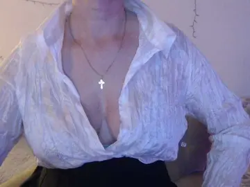 GoodSnowQueen  live sex cam