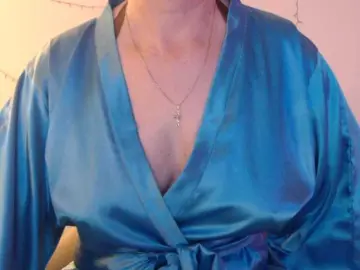 GoodSnowQueen  live sex cam