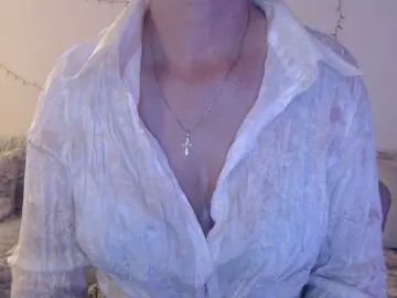 GoodSnowQueen  live sex cam