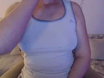 GoodSnowQueen  live sex cam