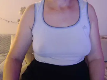 GoodSnowQueen  live sex cam