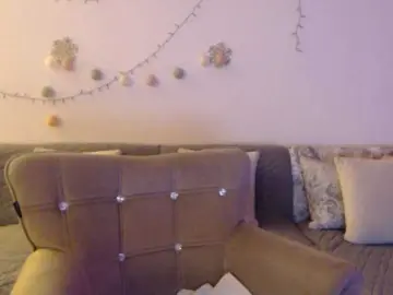 GoodSnowQueen  live sex cam