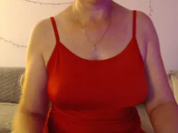 GoodSnowQueen  live sex cam