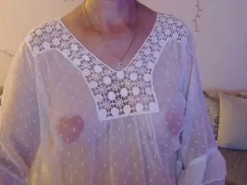 GoodSnowQueen  live sex cam