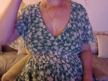 GoodSnowQueen  live sex cam