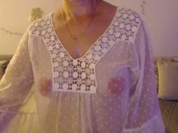 GoodSnowQueen  live sex cam