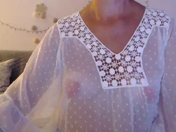 GoodSnowQueen  live sex cam