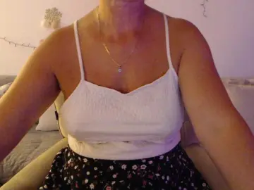 GoodSnowQueen  live sex cam
