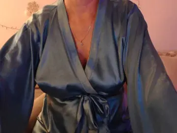 GoodSnowQueen  live sex cam