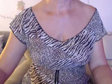 GoodSnowQueen  live sex cam