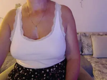 GoodSnowQueen  live sex cam