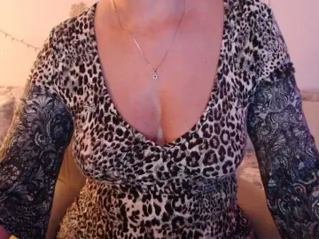 GoodSnowQueen  live sex cam