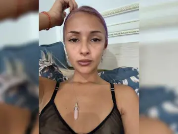KiraWhite  live sex cam