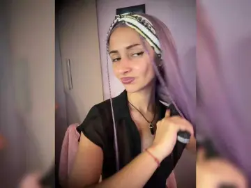 KiraWhite  live sex cam