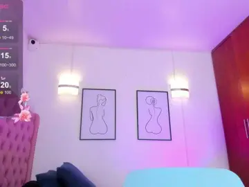 QueenLatina  live sex cam