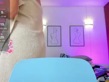 QueenLatina  live sex cam