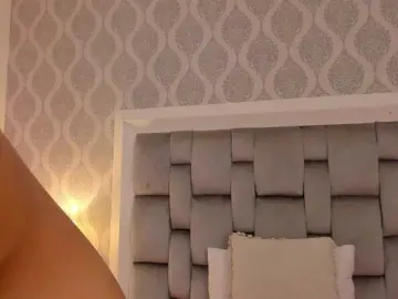 Dixie7  live sex cam