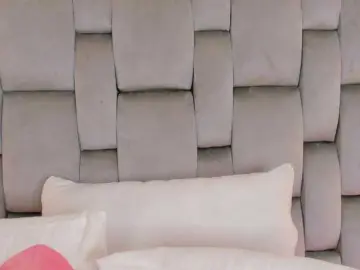 Dixie7  live sex cam