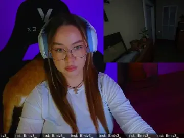 Emili1-  live sex cam