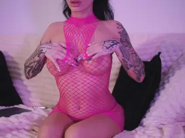 GiaInked  live sex cam