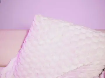 GiaInked  live sex cam