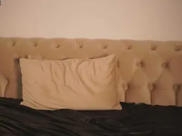GiaInked  live sex cam