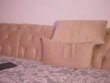 GiaInked  live sex cam