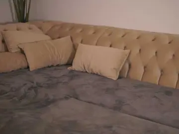 GiaInked  live sex cam