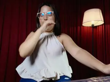 Sharlotte-1  live sex cam